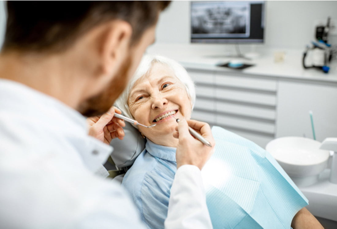 Advantages of dental implants for seniors