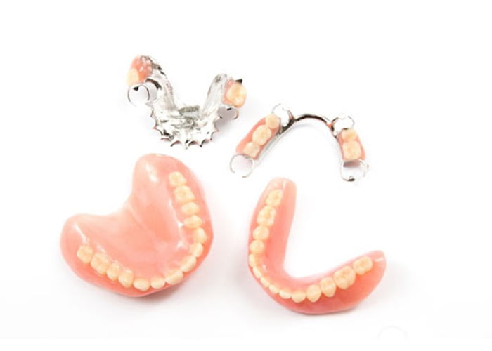 What are partial dentures?