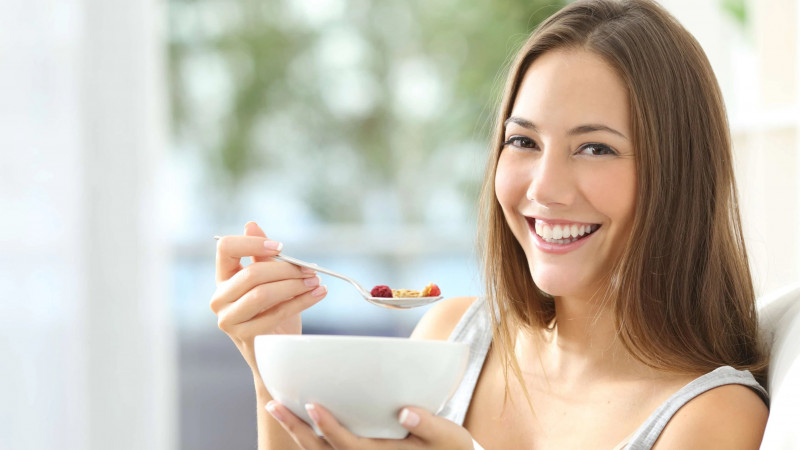 What to eat after your dental implant surgery